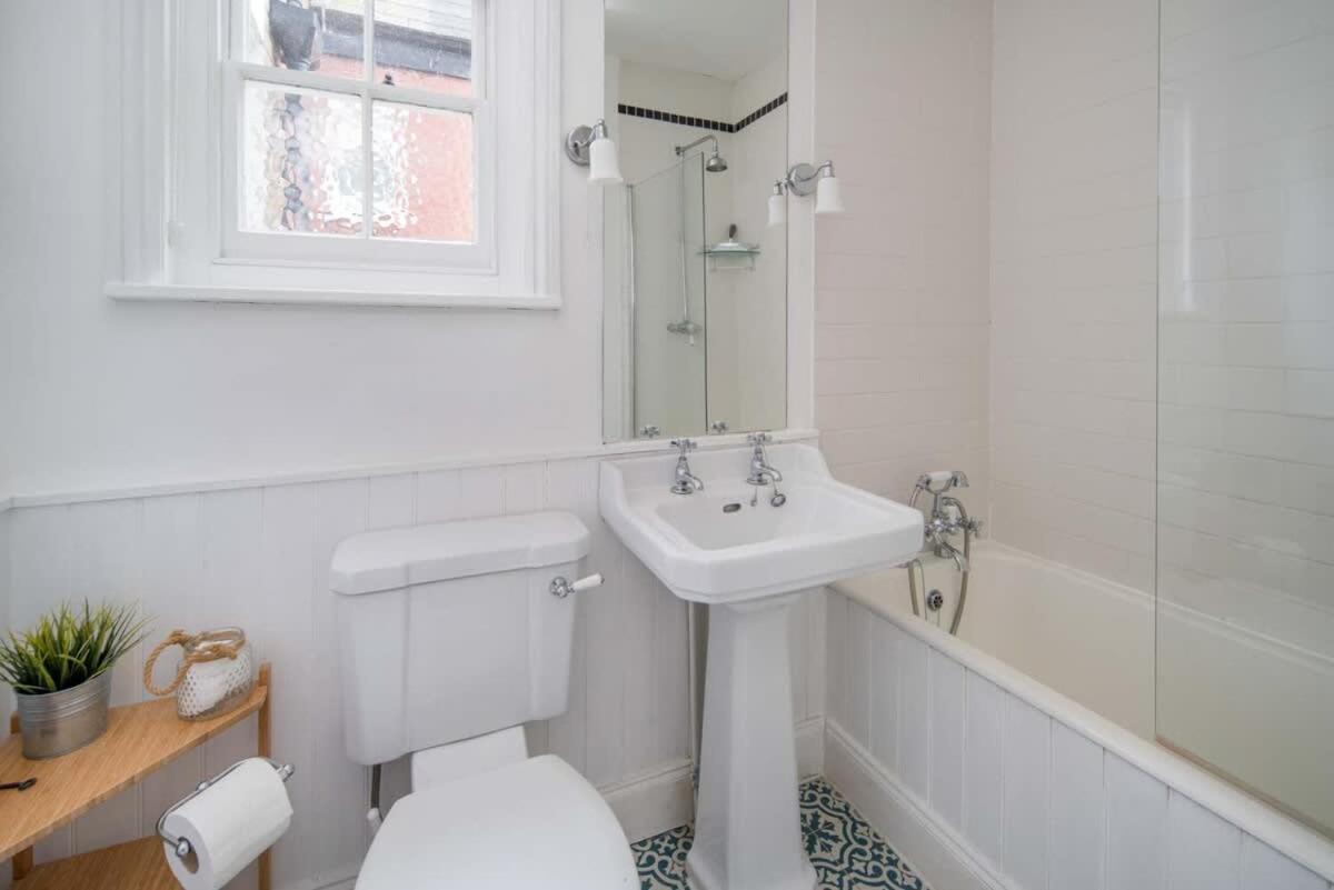Firefly House Villa Cowes  Exteriör bild